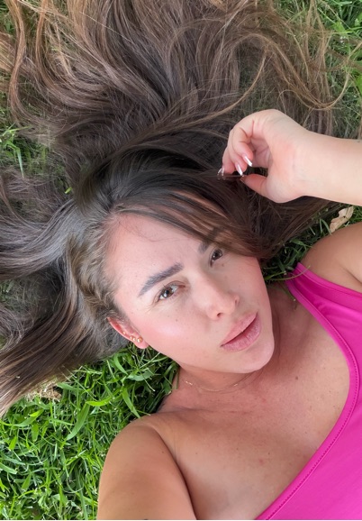 Spanish profile photo for live video social discovery