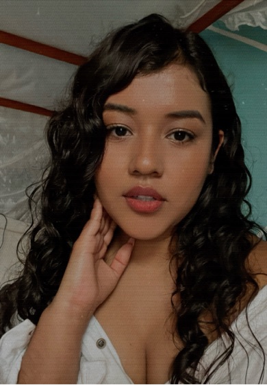 Italian woman on a girls video chat profile
