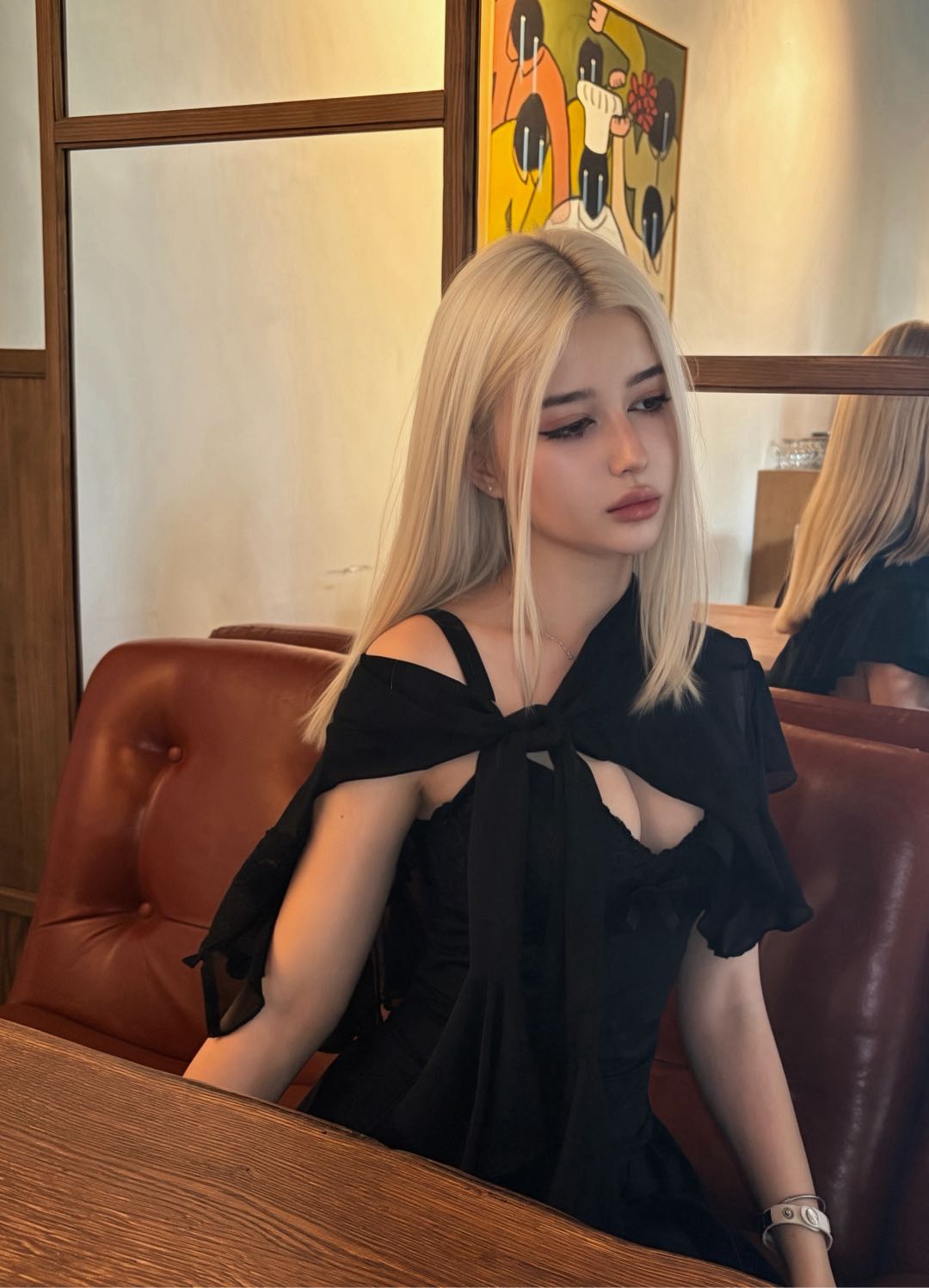 Blonde woman available for a private video chat
